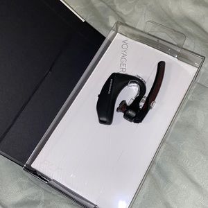 Plantronics Voyager 5220 headset